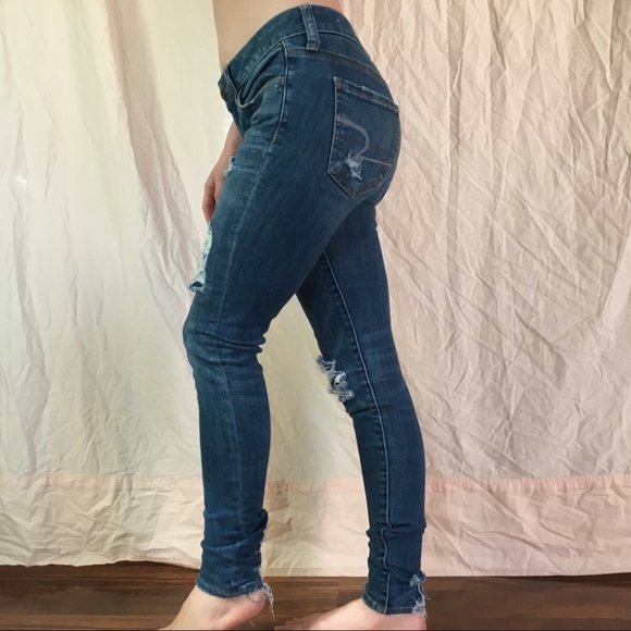 American Eagle Distressed Low Waisted Size 2 Jeggings Skinny Jeans Medium Wash - Picture 3 of 14